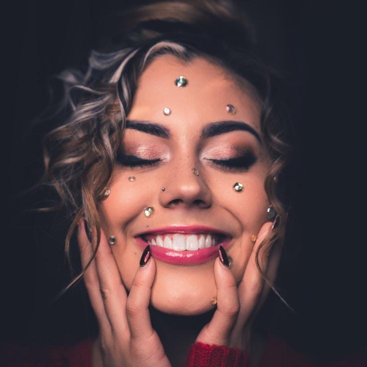 Jonah Hale, Client Relations Director, discussing corporate gifting strategy with business clients